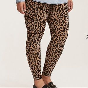 NEW! NEVER WORN! Torrid Leopard Print Leggings